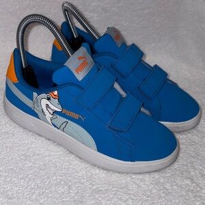 Puma Unisex-Child Smash V2 shark Sneaker boys size 2.5